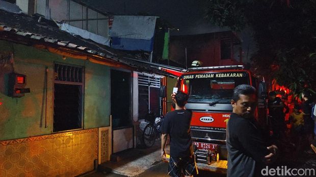 Kebakaran di Solo Penampakan lokasi kebakaran rumah di Mangkubumen, Banjarsari, Kota Solo, Jumat (20/2/2026).