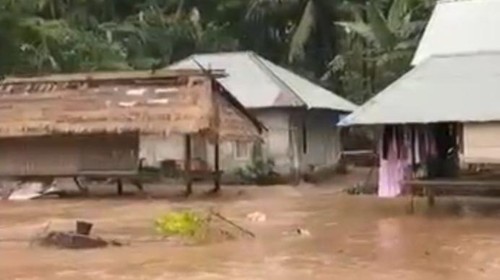 Kondisi banjir yang merendam Desa Obel-obel, Kecamatan Sambelia, Lombok Timur, NTB, Jumat (20/2/2026). (Kawil Batumpak, Samsul Hakim)
