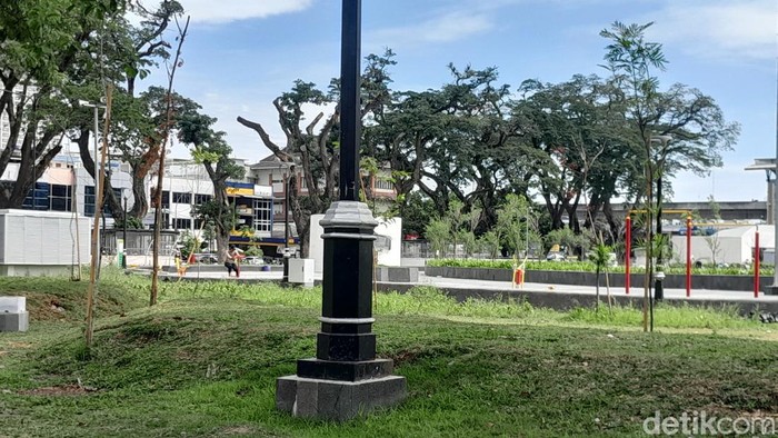 Suasana fasilitas olahraga di Lapangan Merdeka Medan.