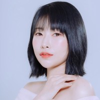 Lee Se Young terang-terangan mengaku ingin mempercantik diri lewat prosedur operasi plastik. Saat tampil di sebuah acara televisi, bintang Saturday Night Live Korea itu mengatakan ia mengubah bentuk mata dan hidungnya. Foto: dok. Instagram @seyoung_1408