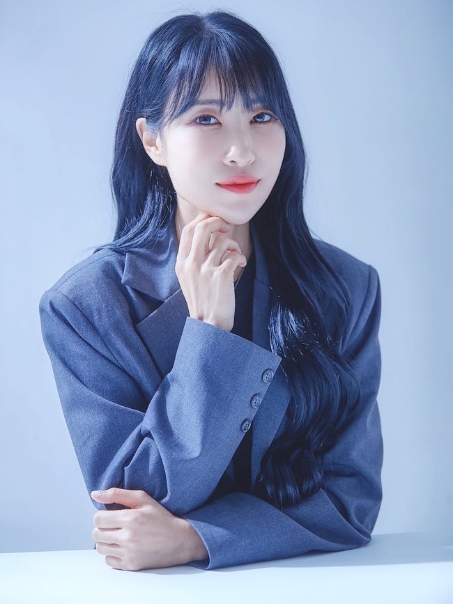 Dalam sebuah konten YouTube, Lee Se Young mengungkap bahwa ia menghabiskan hampir 100 juta won atau setara Rp 1,1 miliar untuk semua prosedur operasi dan tambahan lainnya. Foto: dok. Instagram @seyoung_1408