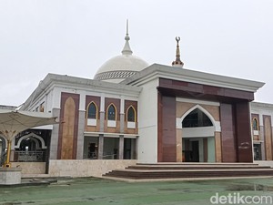 Menengok Tradisi Tarawih 1 Juz di Masjid Islamic Center Indramayu