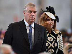Terseret Skandal Epstein, Putri Beatrice & Eugenie Diminta Lepas Gelar