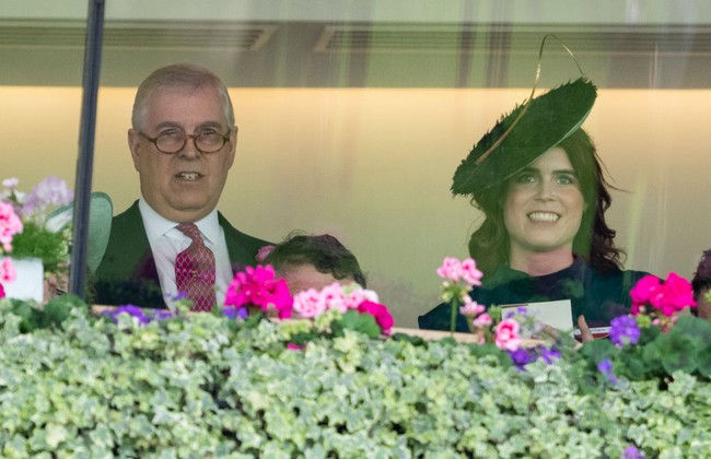 Menurut laporan Mail on Sunday, Eugenie disebut telah memutus hubungan dengan ayahnya. Mantan pangeran itu dikabarkan merasa hancur atas kerenggangan tersebut. Foto: UK Press via Getty Images/Mark Cuthbert
