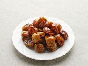 5 Cara Nabi Muhammad SAW Makan Kurma di Bulan Ramadan