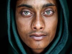 Potret Cantik Mata Orang Bangladesh, Jepretan Mou Ayesha