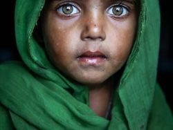 Potret Cantik Mata Orang Bangladesh, Jepretan Mou Ayesha