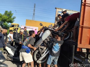 Penampakan Ratusan Motor Balap Liar Jelang Sahur Disita Polisi Sidoarjo