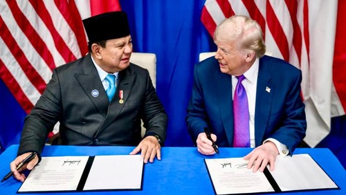 Presiden Prabowo Subianto dan Presiden Amerika Serikat (AS) Donald Trump resmi menandatangani kesepakatan dagang terkait tarif resiprokal (Agreements on Reciprocal Trade/ART). Penandatanganan dokumen perjanjian ini dilakukan di sela-sela kegiatan Board of Peace (BoP) di Washington D.C, AS, pada Kamis (19/2) pagi waktu setempat.