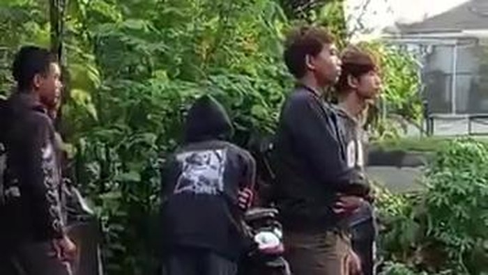 Rombongan bermotor di Bantul menantang anak muda, berujung keributan. 