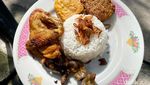 Sejak 1970! Warung Nasi Uduk Ini Punya Ayam Goreng Kalasan Enak