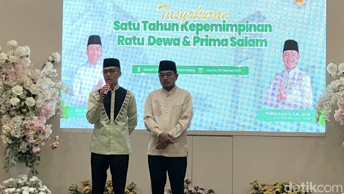 Wali Kota Palembang dan Wakilnya saat memaparkan kinerja setelah satu tahun menjabat