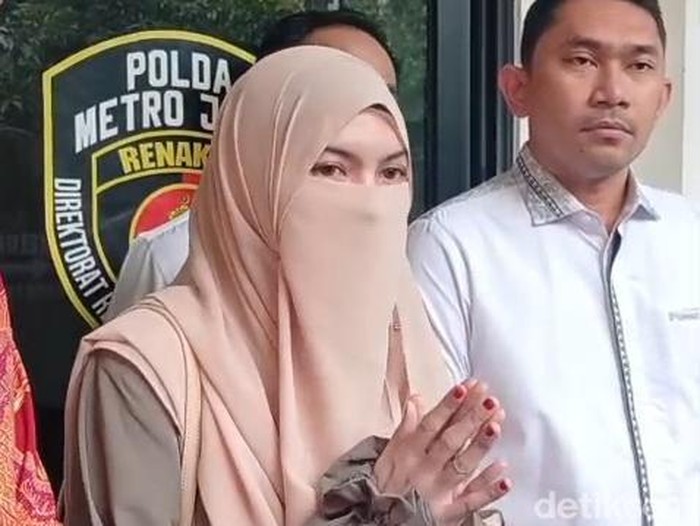 Wardatina Mawa di Polda Metro Jaya, Jumat (20/2/2026).