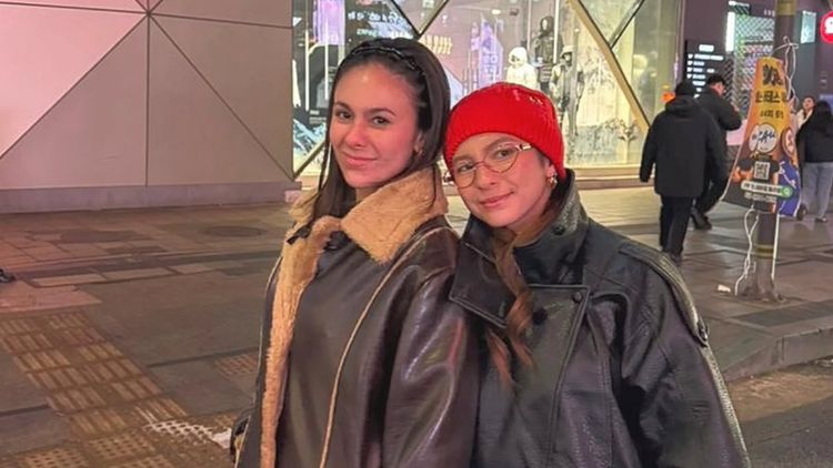 Potret Wulan Guritno Liburan ke Korea, Kompak Tampil Stylish Bareng Anak