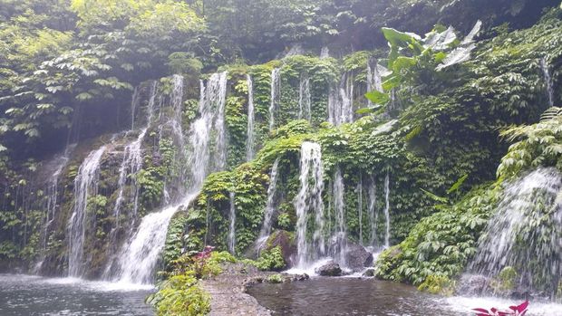 Air Terjun Banyu Wana Amertha, Buleleng, Bali, Senin (16/2/2026). Air terjun tersebut pernah menjadi lokasi syuting video klip boyband Korea Selatan TXT.