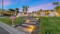 Rumah peninggalan Marilyn Monroe ini dijual sekitar US$ 3,3 juta atau setara dengan Rp 55 miliar (kurs Rp 16.857). Luasnya 278 meter persegi di Palm Springs, California. Rumah ini telah dibangun pada 1961, setahun sebelum kematiannya. Foto: David Emerson via New York Post