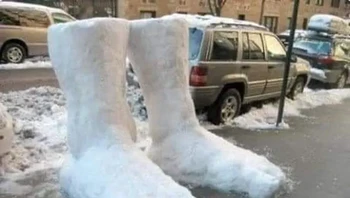 Kaki raksasa. Foto: StreetArtUtopia