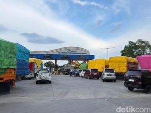 Sopir Truk Antre 3 Hari di Pelabuhan Bajoe Bone demi Hindari Demo Luwu Raya