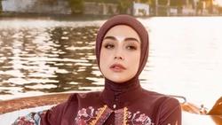 Kisah Hijrah Celine Evangelista: Malu Atas Dosa, Mantap Berhijab Usai Umrah