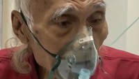 Ia pun harus bersabar menjalani perawatan di rumah sakit karena, tim dokter harus terus memantau kesehatannya. Foto: dok !nsertlive