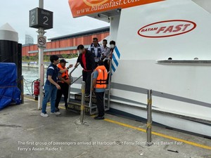 Detik-detik Evakuasi Kapal Pesiar di Singapura, Ada WNI yang Meninggal