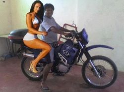 Editannya Keterlaluan! Foto Ini Bikin Netizen Syok & Ngakak