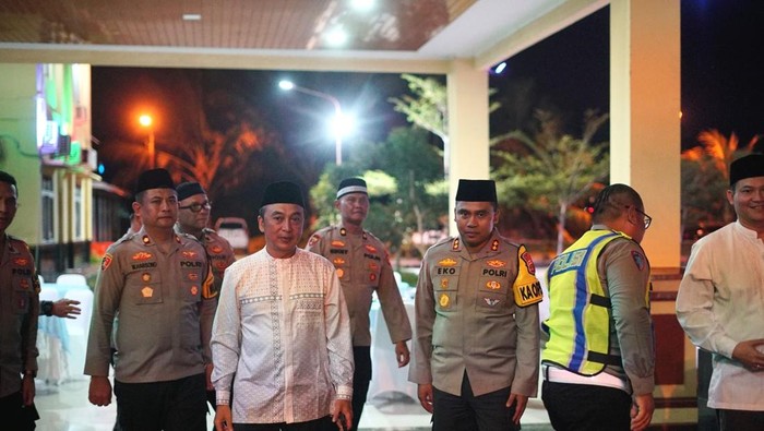 Kapolda Sumsel Irjen Sandi Nugroho kunjungi Polres OKI dalam Safari Ramadan. (dok. ist)