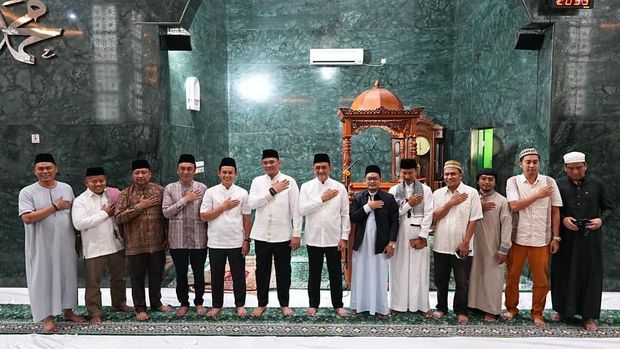 Kapolda Sumsel Irjen Sandi Nugroho menghadiri kegiatan pengajian Ramadan 1447 H bersama Forkopimda Sumsel di Masjid Ar-Ra'iya, Kompleks DPRD Sumsel.