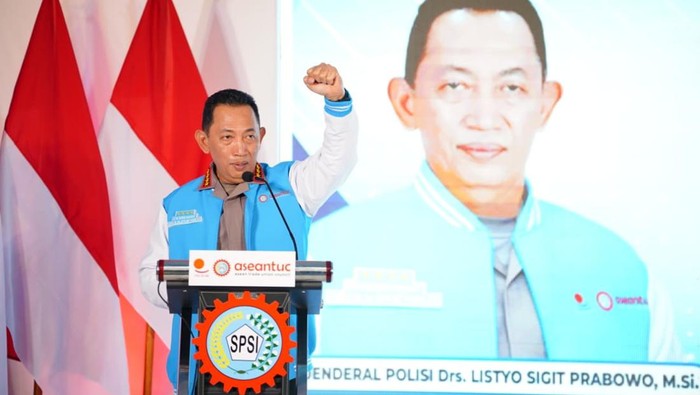 Kapolri Jenderal Listyo Sigit Prabowo dalam acara Tasyakuran HUT Ke-53 KSPSI dan Peringatan Hari Pekerja Indonesia 2026 di Pusdiklat KSPSI, Jatiluhur, Purwakarta, Jawa Barat.