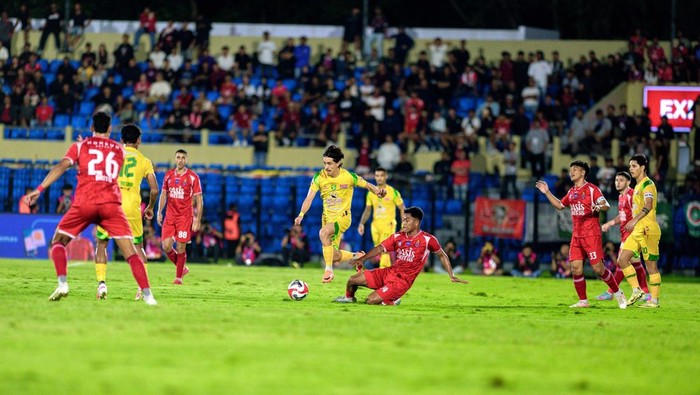 Laga Persijap Jepara vs Persebaya Surabaya