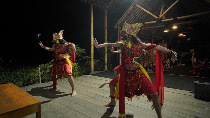 Mahasiswa UMM bangunkan sahur dengan gelar Tari Topeng Malangan