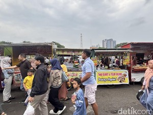 Ngabuburit di Pasar Kodam Brawijaya Surabaya, Jajanan Mulai Rp 5 Ribu