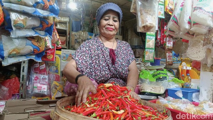 Pedagang cabai di Pasar Pucang Anom Surabaya