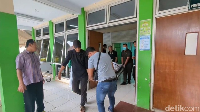 3 Remaja Putri Tewas Tersambar KA Argo Merbabu di Batang