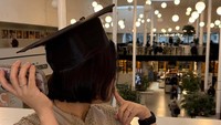 Rachel Amanda Aurora, S.Psi, MSc 👩🏻‍🎓 Setelah lulus hampir dua tahun yang lalu, akhirnya ke Amsterdam lagi untuk ambil ijazah master, tulis bintang film Nanti Kita Cerita Tentang Hari Ini di feed Instagram pribadinya dilihat pada Minggu (22/2/2026). Foto: Instagram @auroramanda95