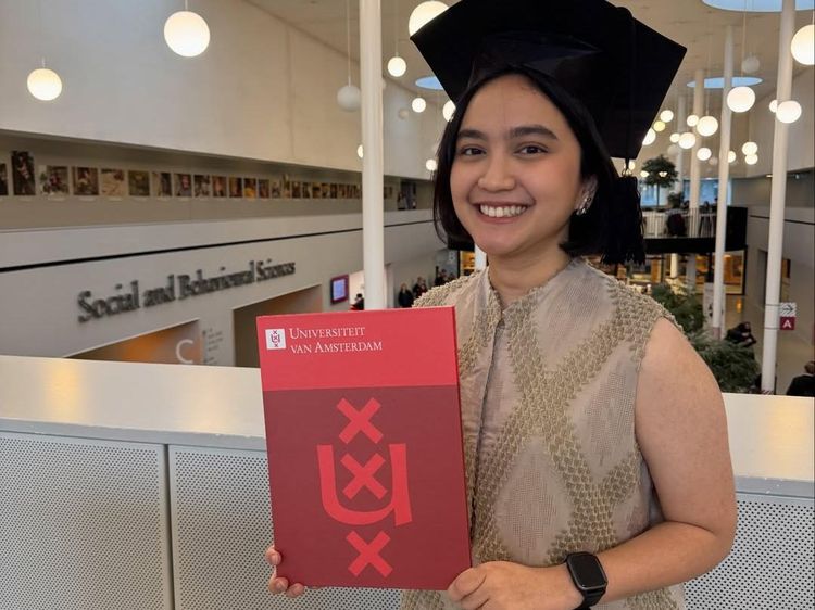 Rachel Amanda Akhirnya Pegang Ijazah Master Setelah 2 Tahun Lulus di Amsterdam