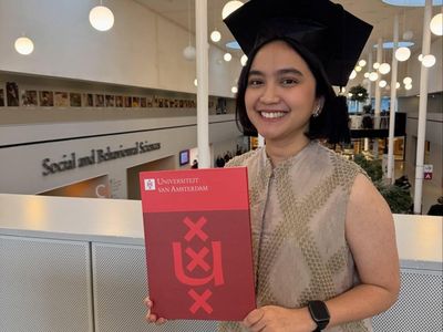 Rachel Amanda Akhirnya Pegang Ijazah Master Setelah 2 Tahun Lulus di Amsterdam