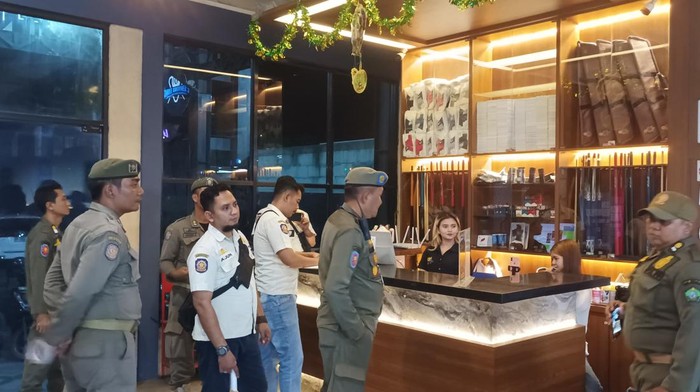 Satpol PP Sidoarjo Sosialisasikan SE Bupati soal Aturan Ramadan 1447 H