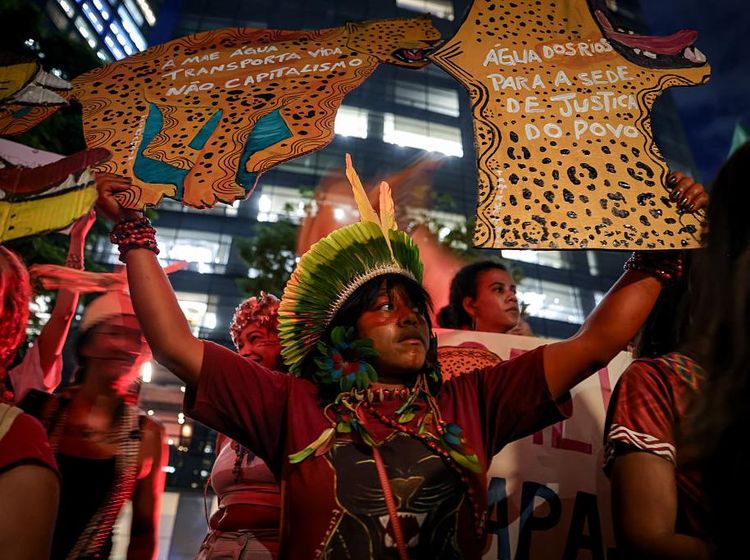 Suku Guarani dan Aktivis Lingkungan Gelar Aksi Tolak Pengerukan di Amazon