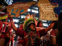 Suku Guarani dan Aktivis Lingkungan Gelar Aksi Tolak Pengerukan di Amazon