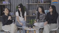 Kalau ditanya, gak bisa kayaknya mami (Mieke) hidup tanpa Bab. Karena, mungkin mami ngerasa Bab buat aku sampai maut memisahkan. Pokoknya gitu deh, insyaallah sama-sama terus sampai tua, tutur Mieke yang diamini ketiga anaknya. Foto: dok Channel YouTube Tora Sudiro
