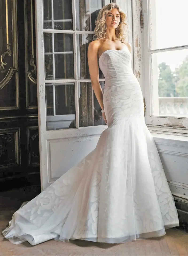 Koleksi gaun pengantin dari Anne Barge.