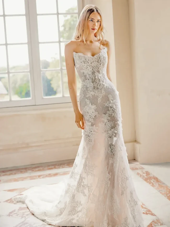 Koleksi gaun pengantin dari Spina Bride.