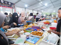 Ramadan Tiba, Halaman Masjid Raya Mujahidin Pontianak Jadi Arena War Takjil