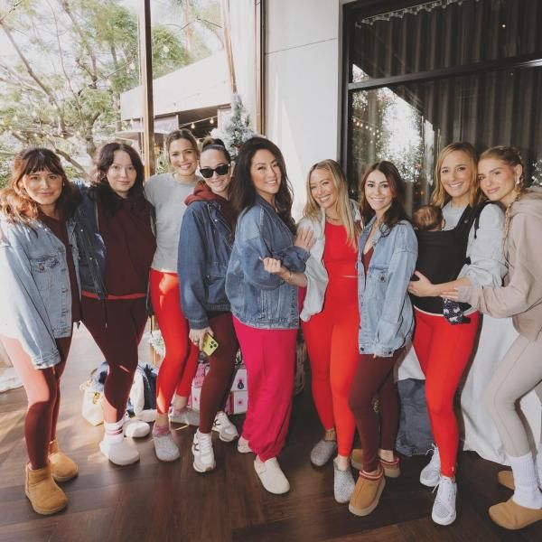 Ashley Tisdale dan grup pertemanan selebriti