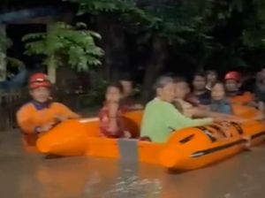 Banjir Terjang 5 Kecamatan di Probolinggo, Air Capai 1 Meter Lebih