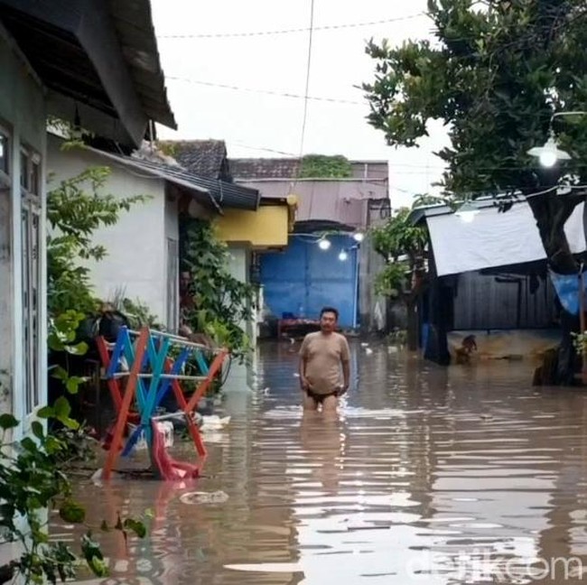 Banjir Masih Merendam Pemukiman di Probolinggo