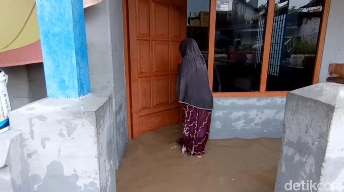 Banjir masih merendam pemukiman di Probolinggo
