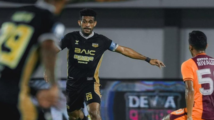 Dewa United FC Bungkam Borneo FC Samarinda 2-1, Alex Martins Jadi Penentu