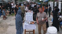 Dengan adanya buka puasa bersama sepanjang jalan ini, warga Kendari dapat menikmati Ramadan dengan penuh keceriaan, sambil memanfaatkan ruang publik sebagai tempat berkumpul, bersosialisasi, dan merayakan tradisi buka puasa bersama secara aman dan menyenangkan. ANTARA FOTO/Andry Denisah